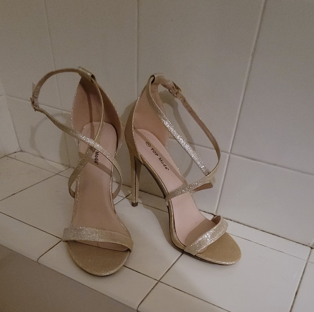 New Top Moda Heels 👠 - Picture 3 of 10
